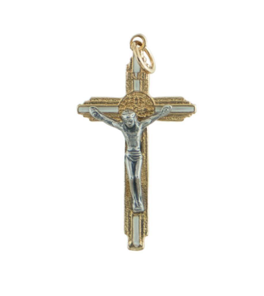 Szent Benedek fém feszület, arany-fehér színben, 4 cm-es 