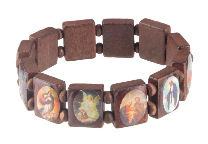 Gumis, fa, barna, karkötő szentképekkel díszítve